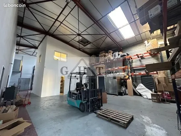 Local industriel 431 m²