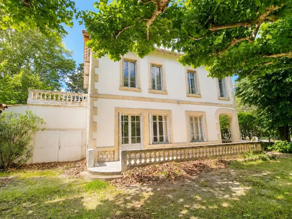 Maison 5 pièces 211 m²