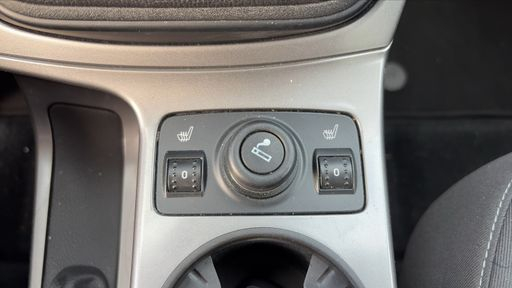 Ford Kuga 1.5 Ecoboost 150 - Titanium – 2016 – 136480 km – Essence – Boîte Manuelle — photo 2