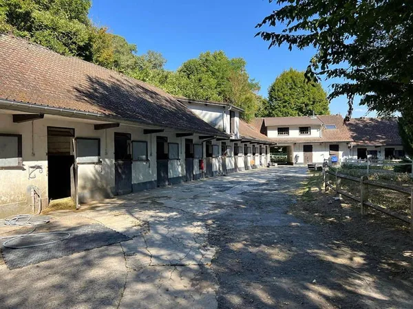Maison 12 pièces 450 m²