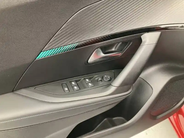 Peugeot 2008 puretech 130 s&amp;s eat8 — photo 19