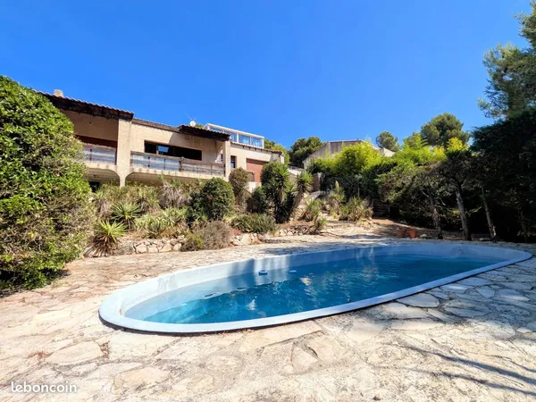 Villa 7 pièces 195 m²