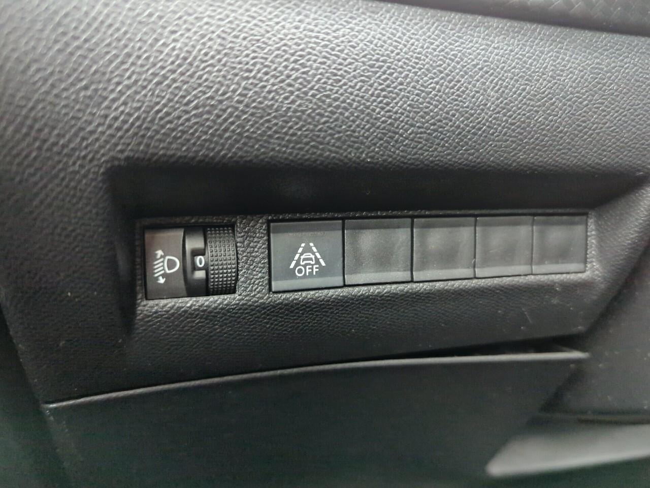 Peugeot 2008 puretech 130 s&s bvm6 allure — photo 22