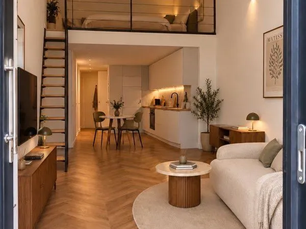 Studio 35m2 rénové avec mezzanine Paris 9e