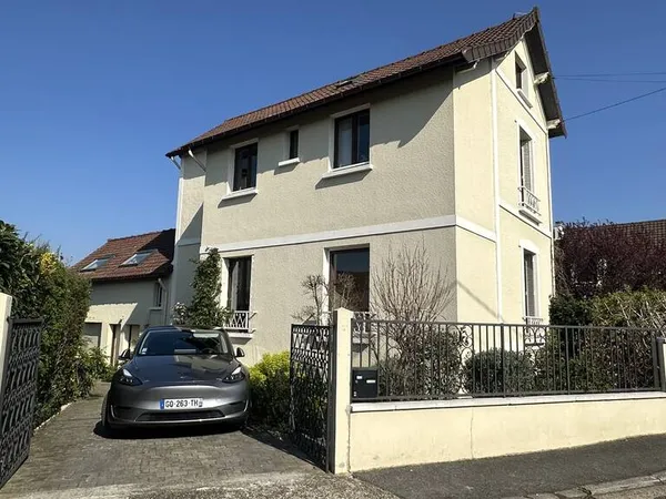 Maison 6 pièces 217 m²