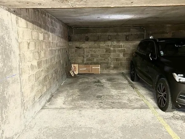 Loue Parking Neuilly sur Seine - mensuel - Bineau rouvray - 12m²