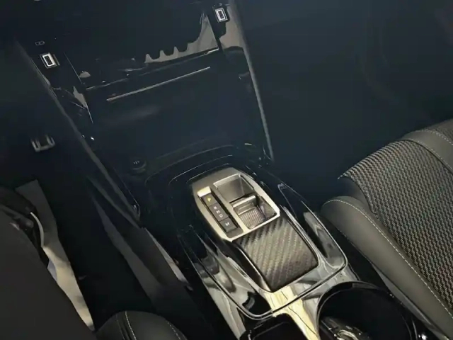 Peugeot 208 hybrid 145 ch e-dcs6 — photo 19