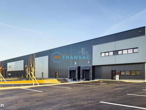 Local industriel 1 636 m²