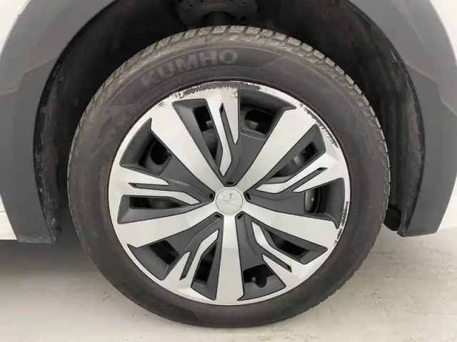 Peugeot 208 electrique 50 kwh 136ch — photo 18