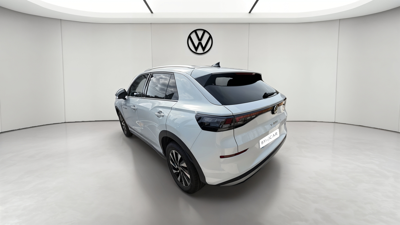 Volkswagen T-Roc 1.5 eTSI EVO2 Hybrid 150 ch DSG7 — photo 4