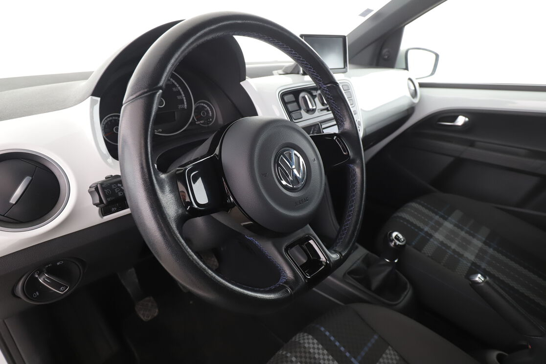 Volkswagen up! 1.0 Up! Club — photo 10