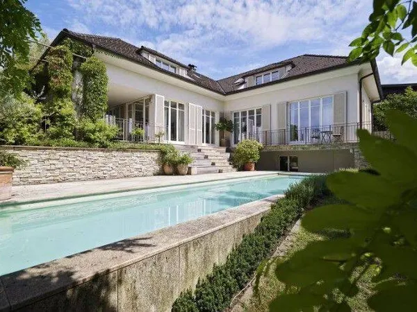 Maison 5 pièces 400 m²
