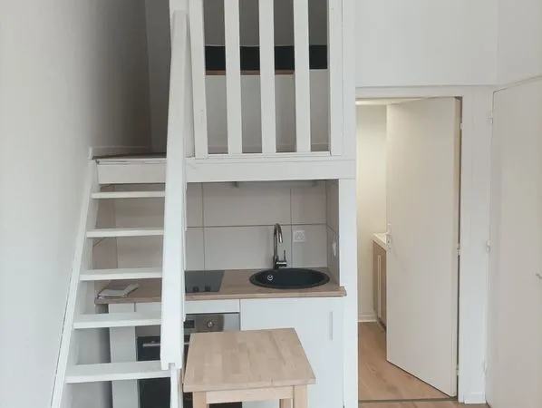 Studio meublé renové