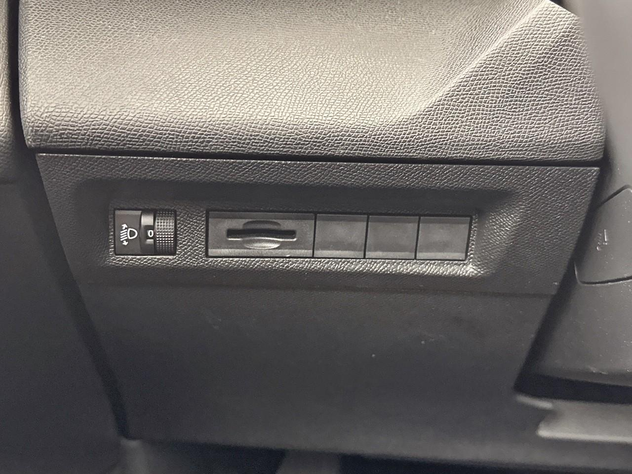 Peugeot 308 sw bluehdi 130ch s&s eat8 allure — photo 16