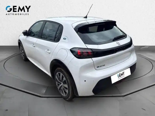 Peugeot 208 electrique 50 kwh 136ch — photo 23