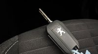Peugeot 2008 1.2 PureTech 100ch S&S Style — photo 16