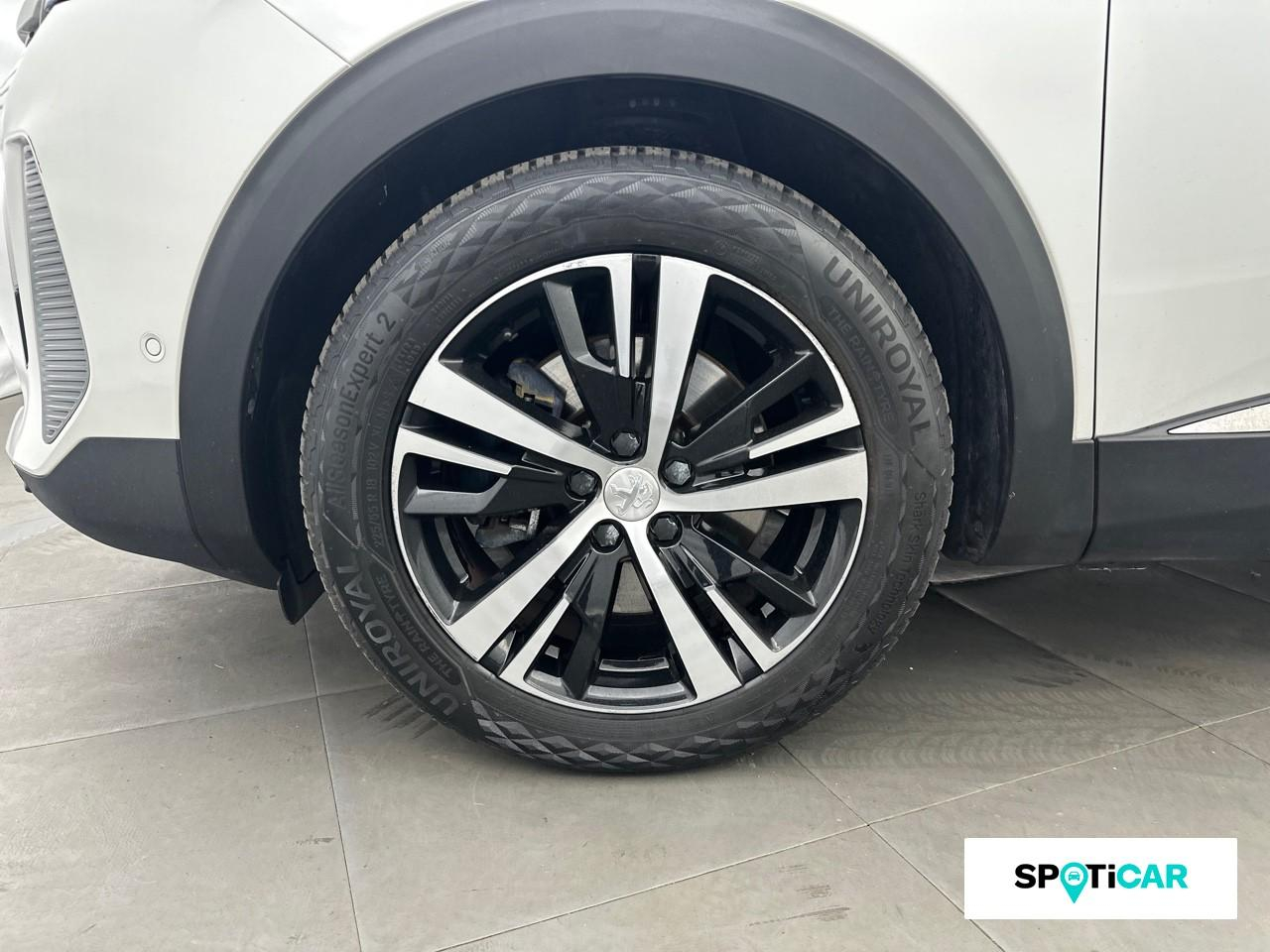 Peugeot 3008 hybrid4 300ch gt e-eat8 — photo 11