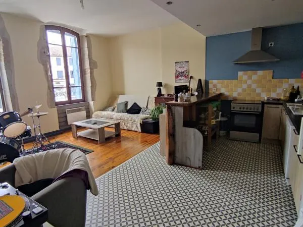 Très beau T3 rénové - 1er étage