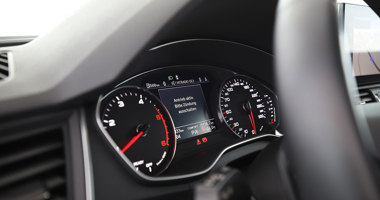 Audi Q5 Sportback — photo 20