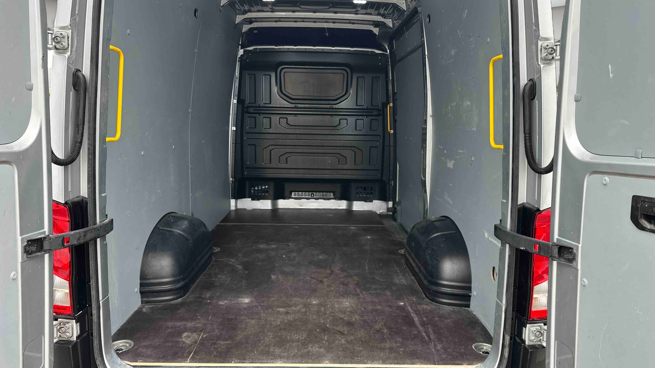 Volkswagen Utilitaires CRAFTER VAN 35 L3H3 2.0 TDI 177 CH BVA — photo 12