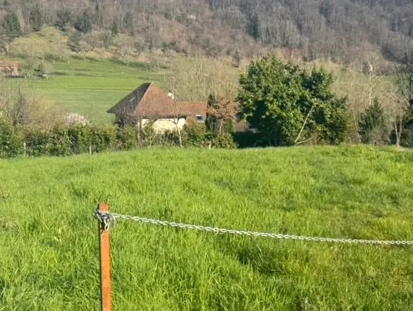 Sur la commune de Saint Bueil, à vendre un terrain constructible de 224m2