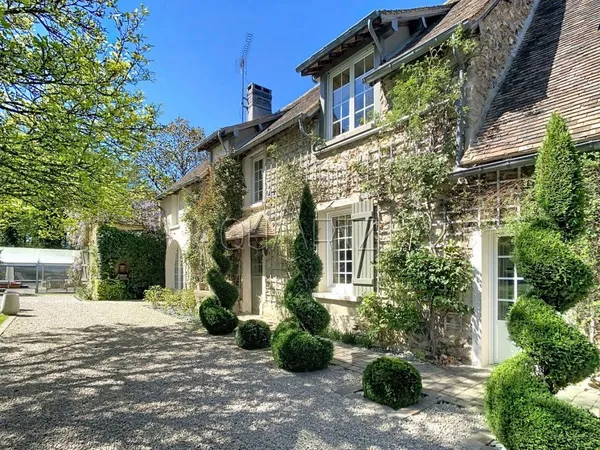 Propriété 10 pièces 386 m²