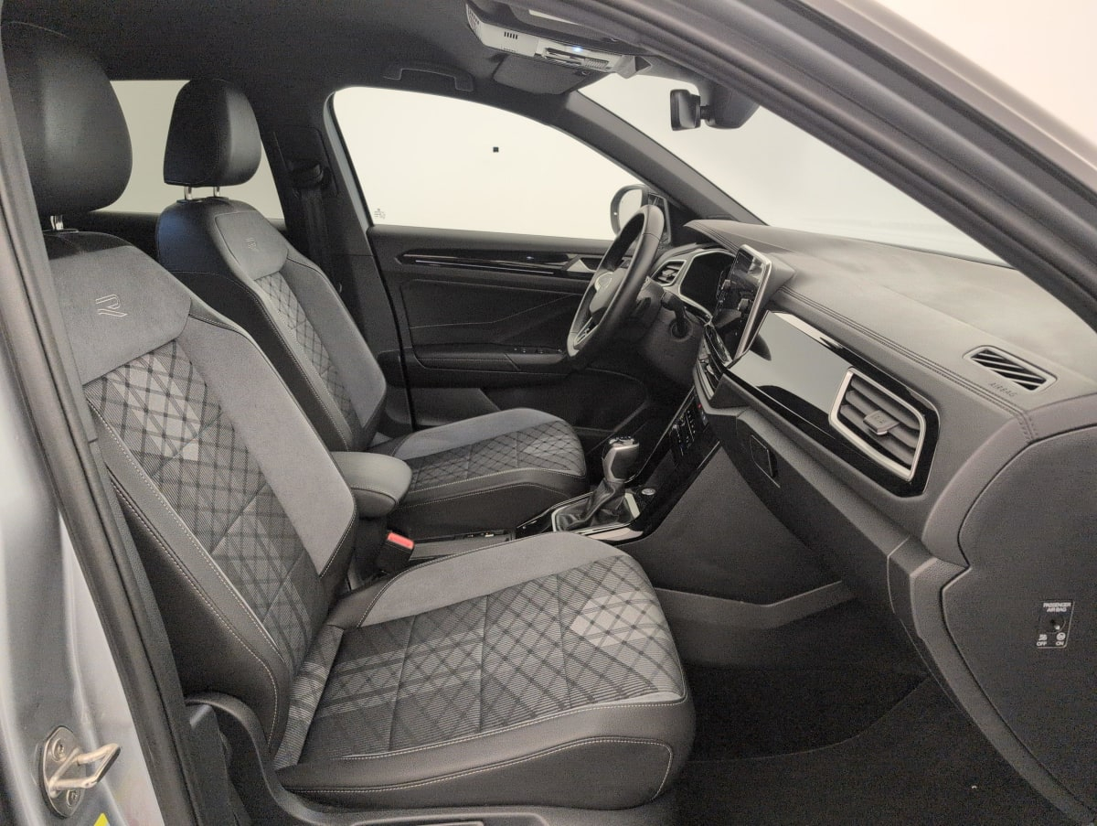 Volkswagen T-Roc — photo 9