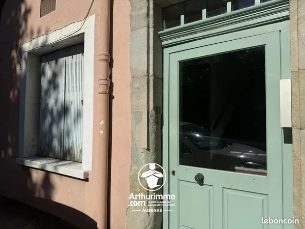 Studio 1 pièce 14 m²