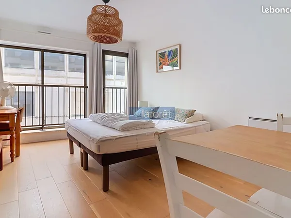 Studio 1 pièce 24 m²