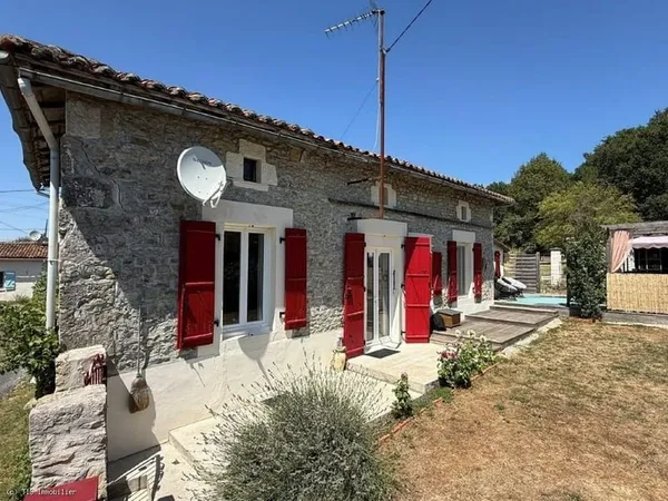 Charmante Maison de Plain Pied Avec Terrain, au Calme