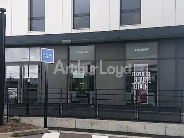 Local commercial 149 m²