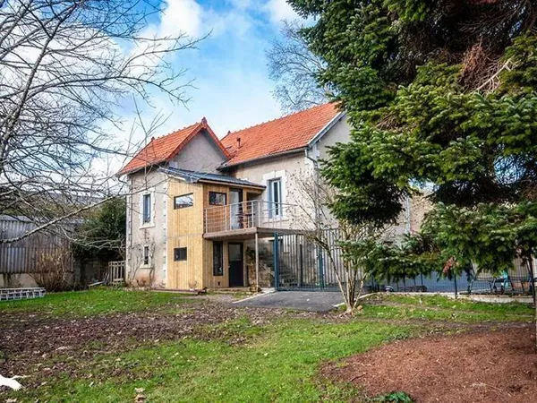 Maison 10 pièces 143 m²