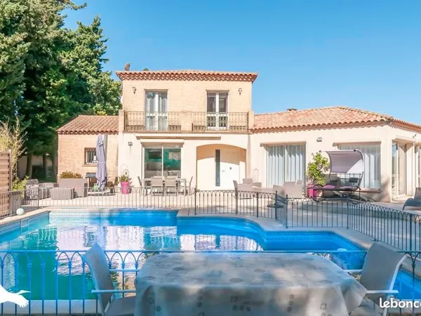 Villa 4 pièces 141 m²