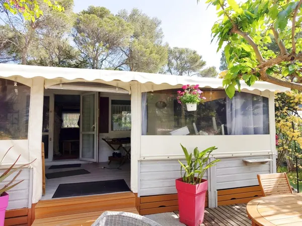 Mobilhome dans parc de loisirs 5 étoiles