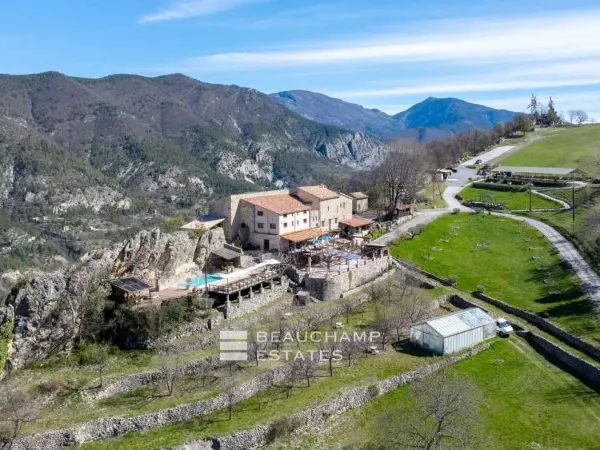 Exclusivité - Domaine privée de 12 chambres - Arrière-Pays Niçoi