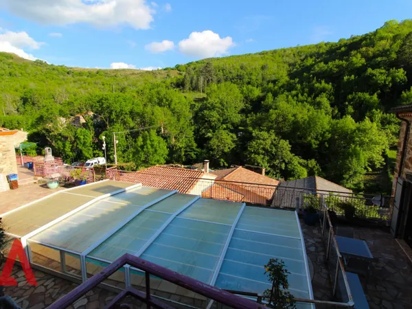 Maison 18 pièces 400 m²