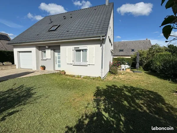 Belle maison individuelle de 113 m² habitables avec 3 chambres, jardin et garage double - SAUSHEIM