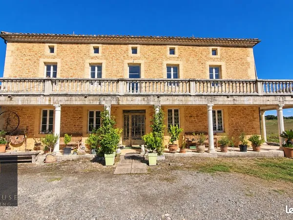 Propriété 6 pièces 380 m²