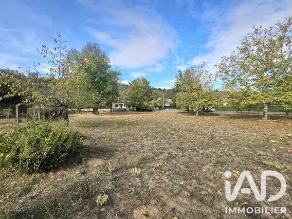 Terrain 1694 m²