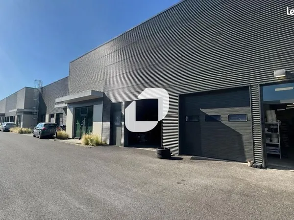 Local d'activité 525 m²