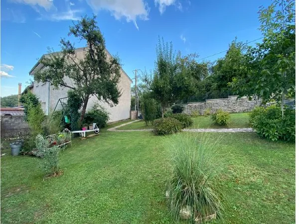 Terrain 384 m² Jezainville