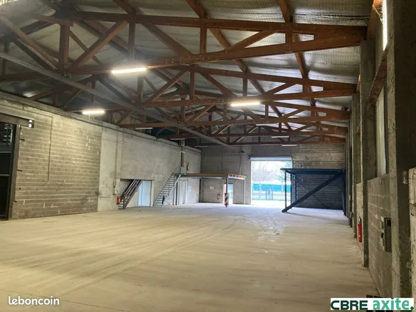 LOCAL D'ACTIVITE 1320 m² VOREPPE
