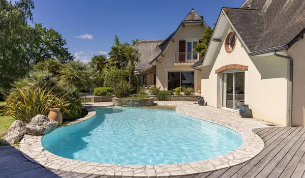 Maison 8 pièces 338 m²