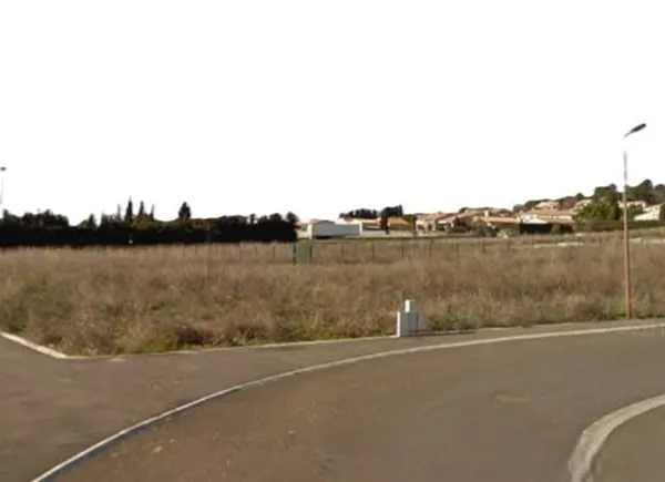 Terrain 600 m²