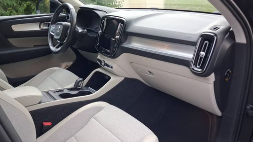 Volvo XC40 2.0 D3 150 BVA - Momentum – 2019 – 111036 km – Diesel – Boîte Automatique — photo 18