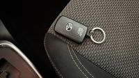 Toyota Yaris HSD 100h Dynamic 5p — photo 16