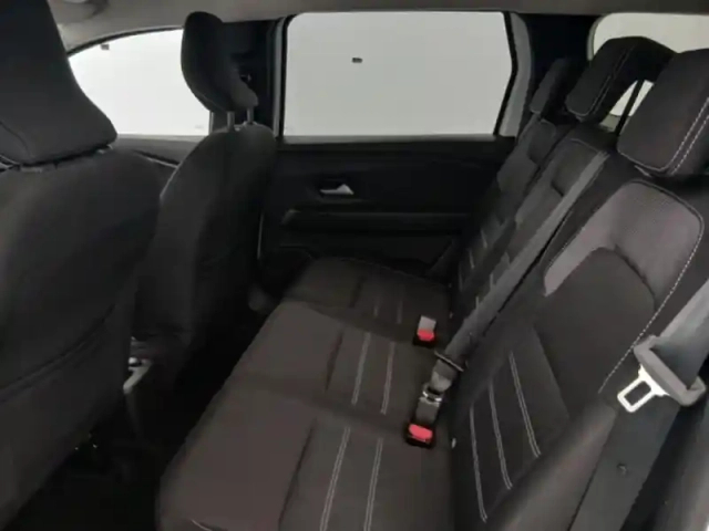 Dacia Jogger 1.0 tce 110ch expression 5 places — photo 15