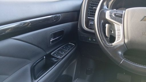 Mitsubishi Outlander 2.0 MIVEC 163 Plug in Hybrid 4WD BVA - Energy Zen – 2017 – 127347 km – Hybride rechargeable – Boîte Automatique — photo 7