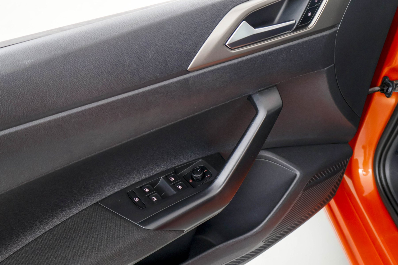 Volkswagen Polo — photo 16