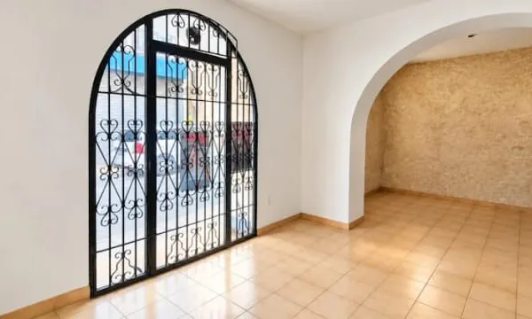 Parking 93 m²